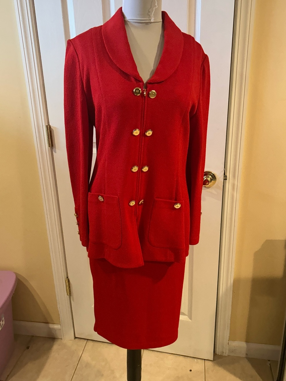 St. John Santana Knit 2 pc Skirt Jacket Suit Red Sz 6 10